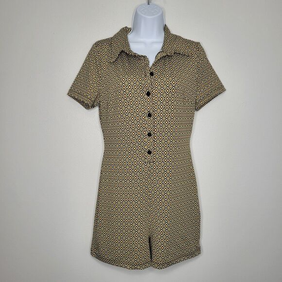 Heart & heels 70s vibe geometric print disco groovy partial button front romper - Picture 1 of 6
